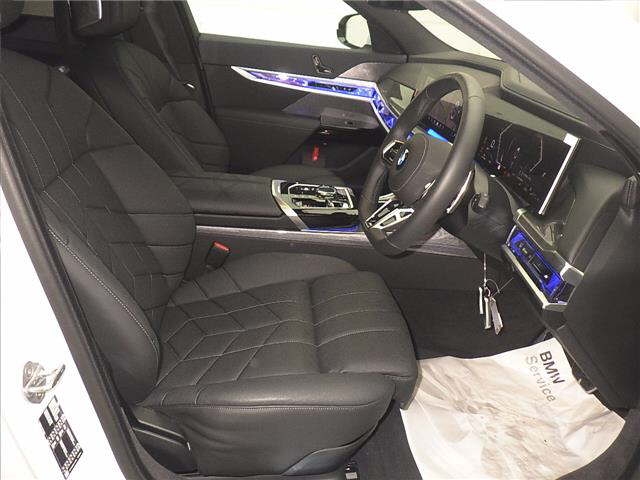 BMW 7-SERIES