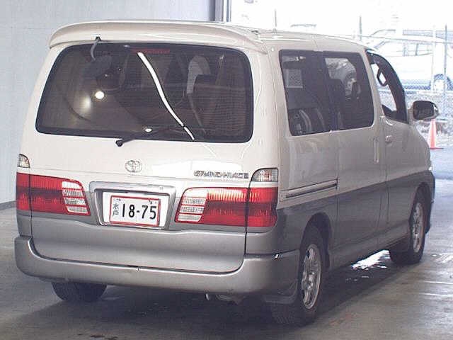 TOYOTA GRAND HIACE