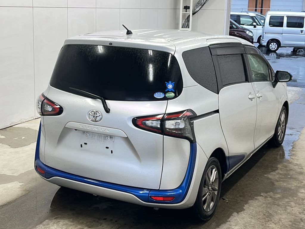 TOYOTA SIENTA