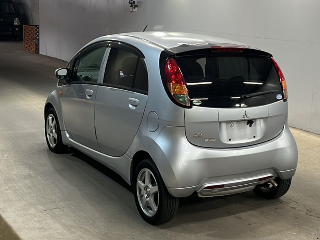 MITSUBISHI I