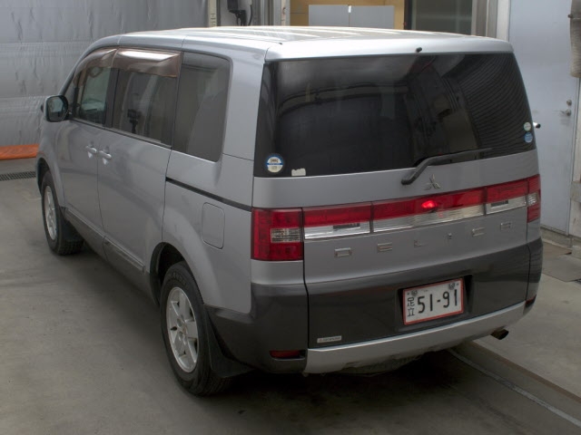 MITSUBISHI DELICA D:5