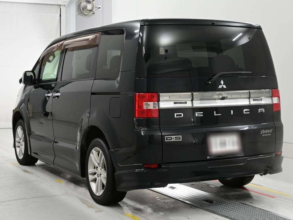 MITSUBISHI DELICA D:5
