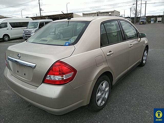 NISSAN TIIDA LATIO