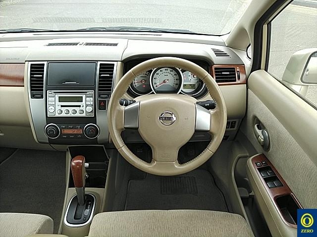 NISSAN TIIDA LATIO