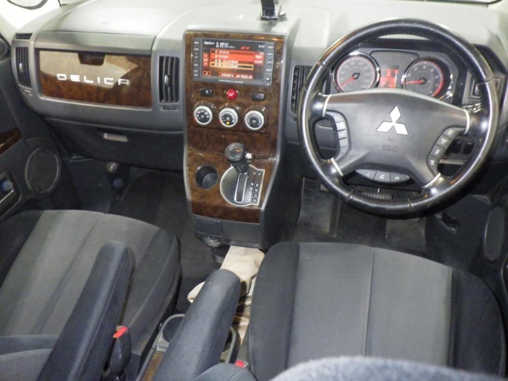 MITSUBISHI DELICA D:5