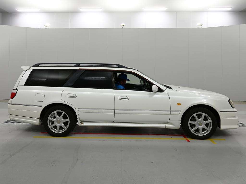 NISSAN STAGEA