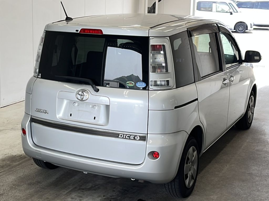 TOYOTA SIENTA