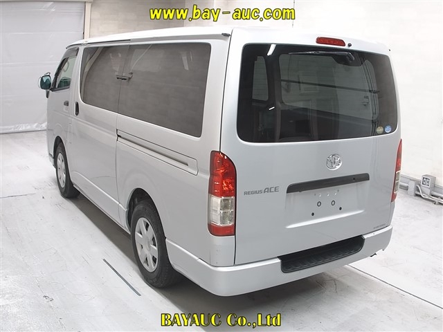 TOYOTA REGIUS ACE