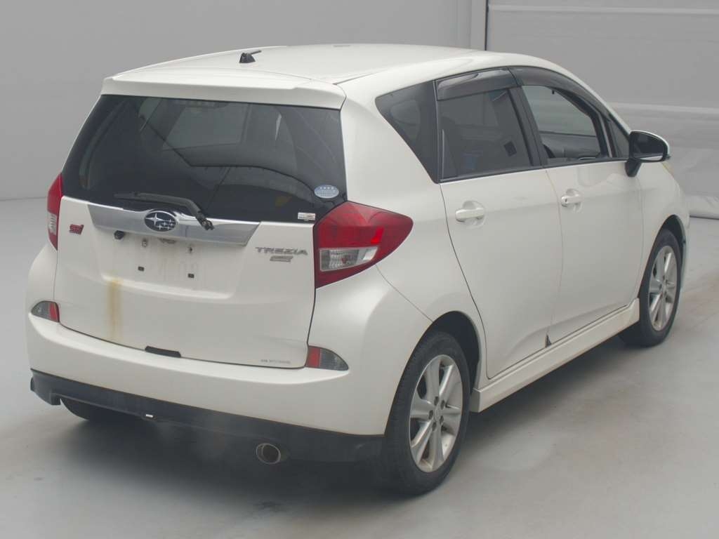 SUBARU TREZIA