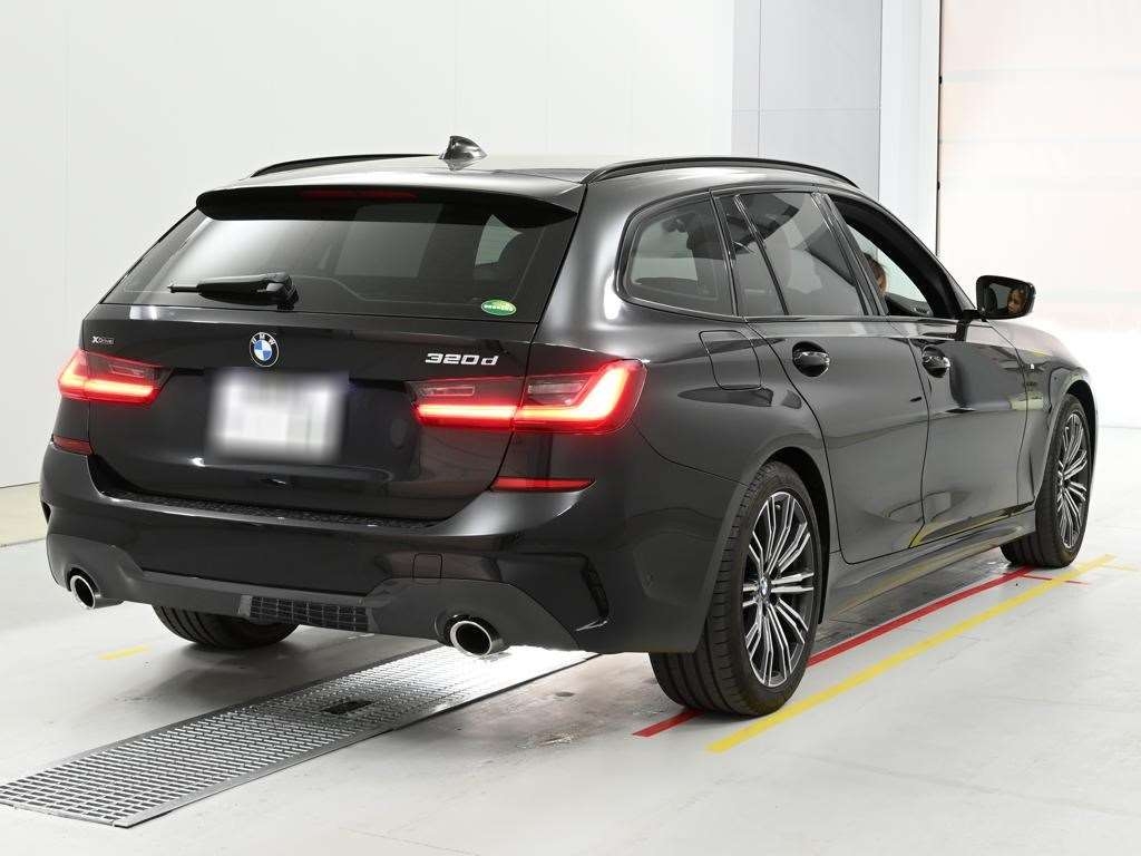 BMW 3-SERIES