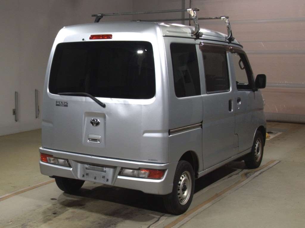 TOYOTA PIXIS VAN