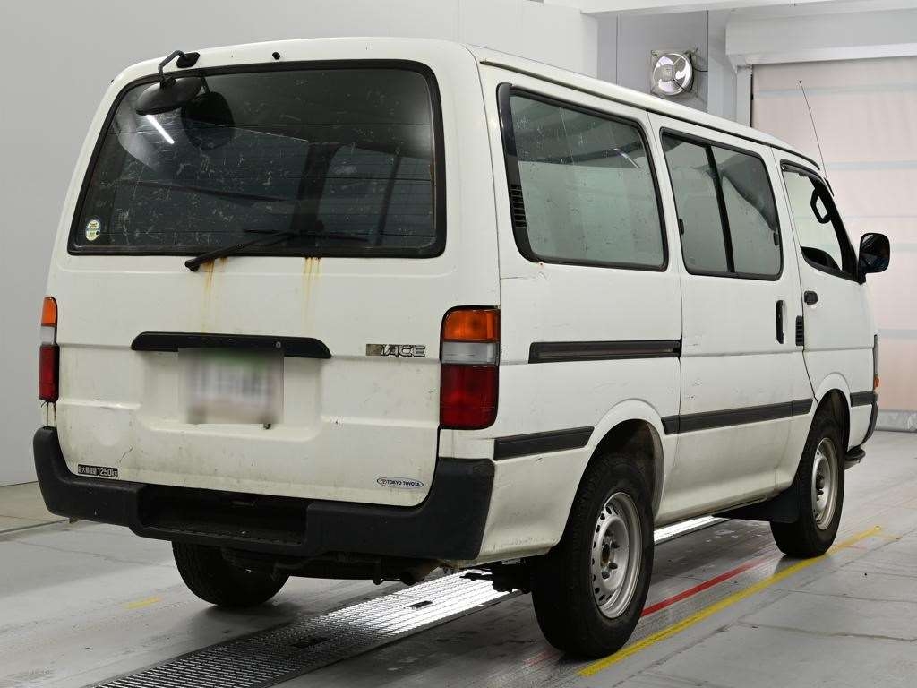 TOYOTA REGIUS ACE