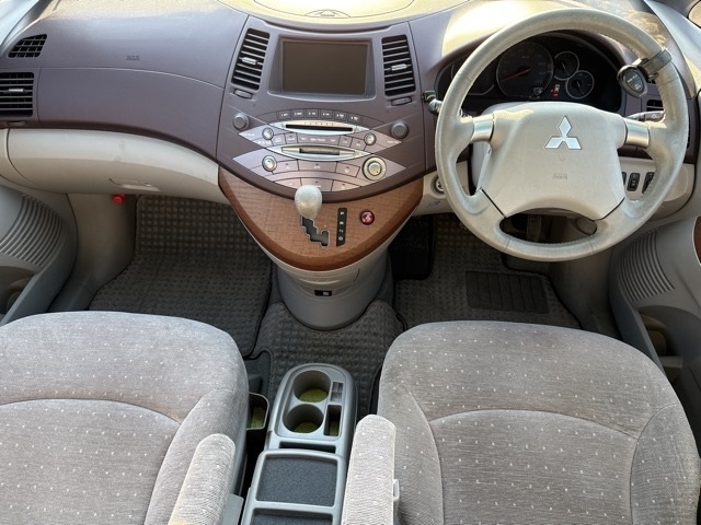 MITSUBISHI GRANDIS