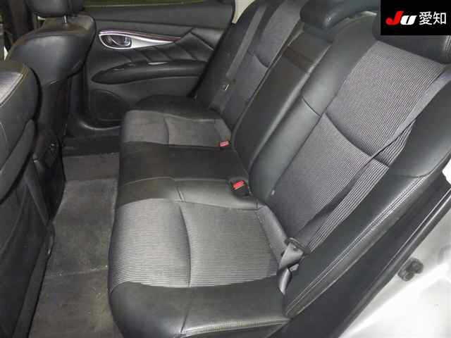 NISSAN FUGA