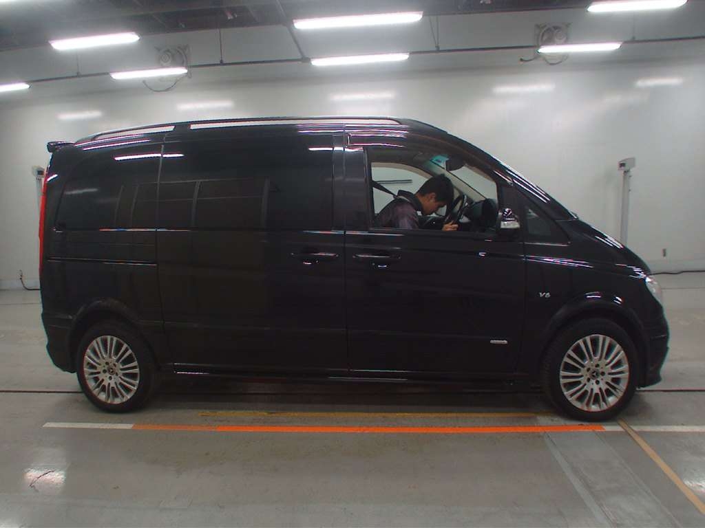MERCEDES-BENZ V-CLASS