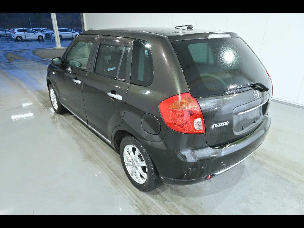MAZDA VERISA