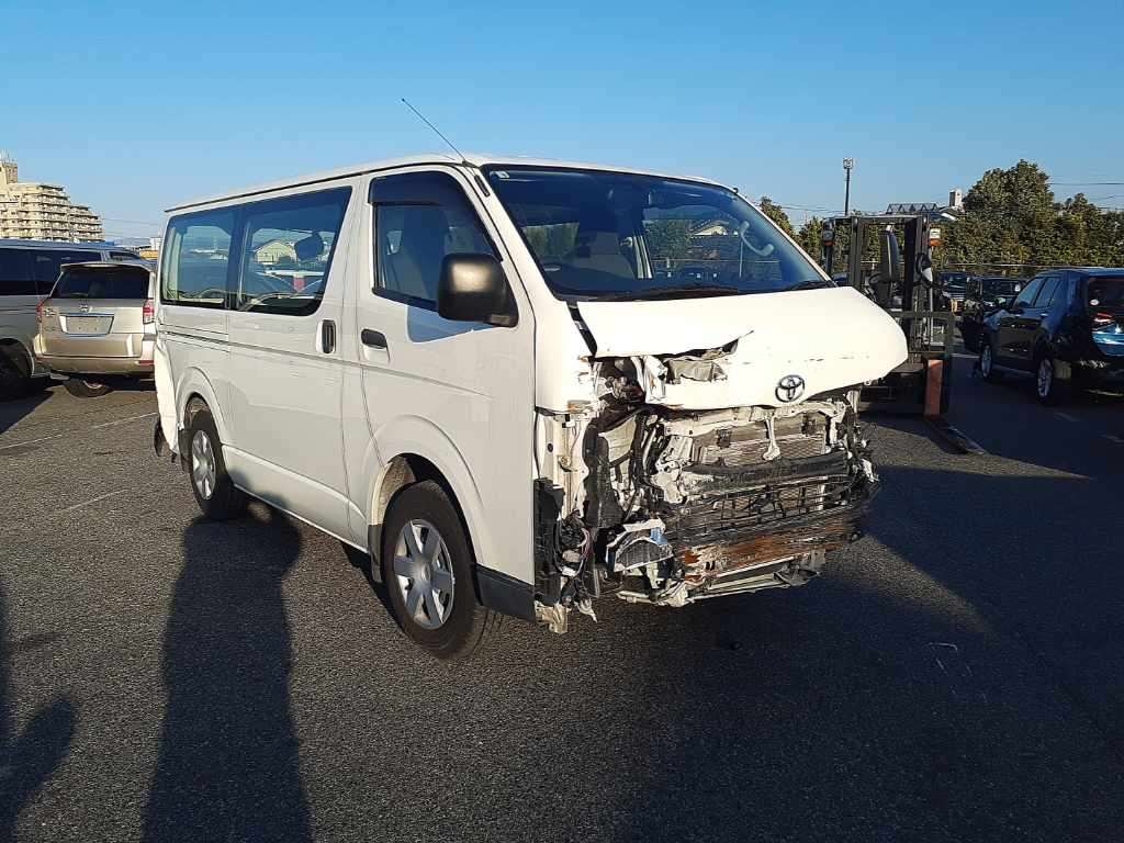 TOYOTA REGIUS ACE