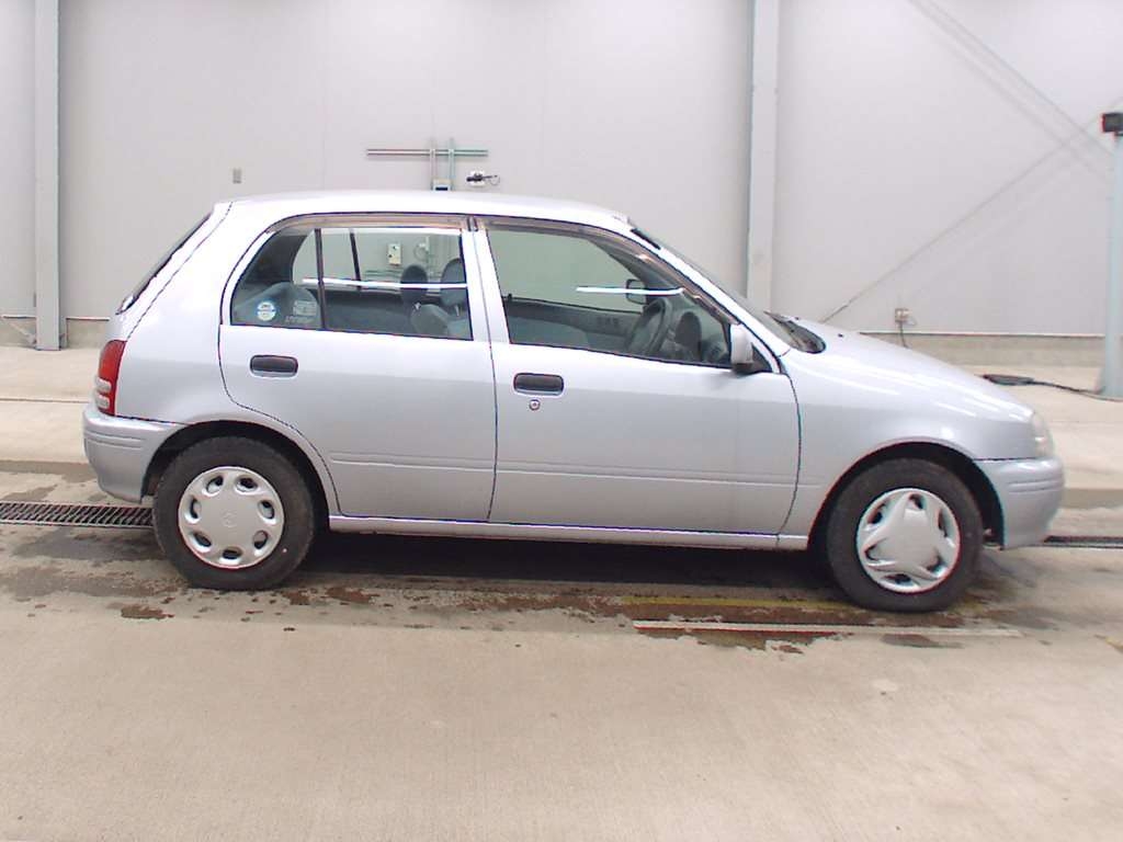 TOYOTA STARLET