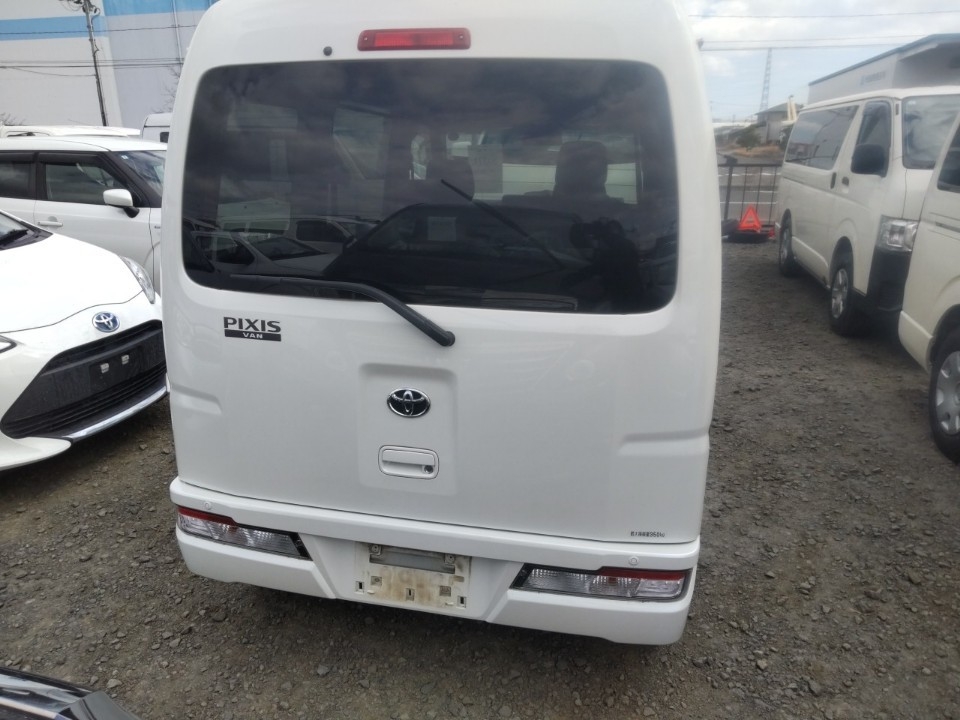 TOYOTA PIXIS VAN