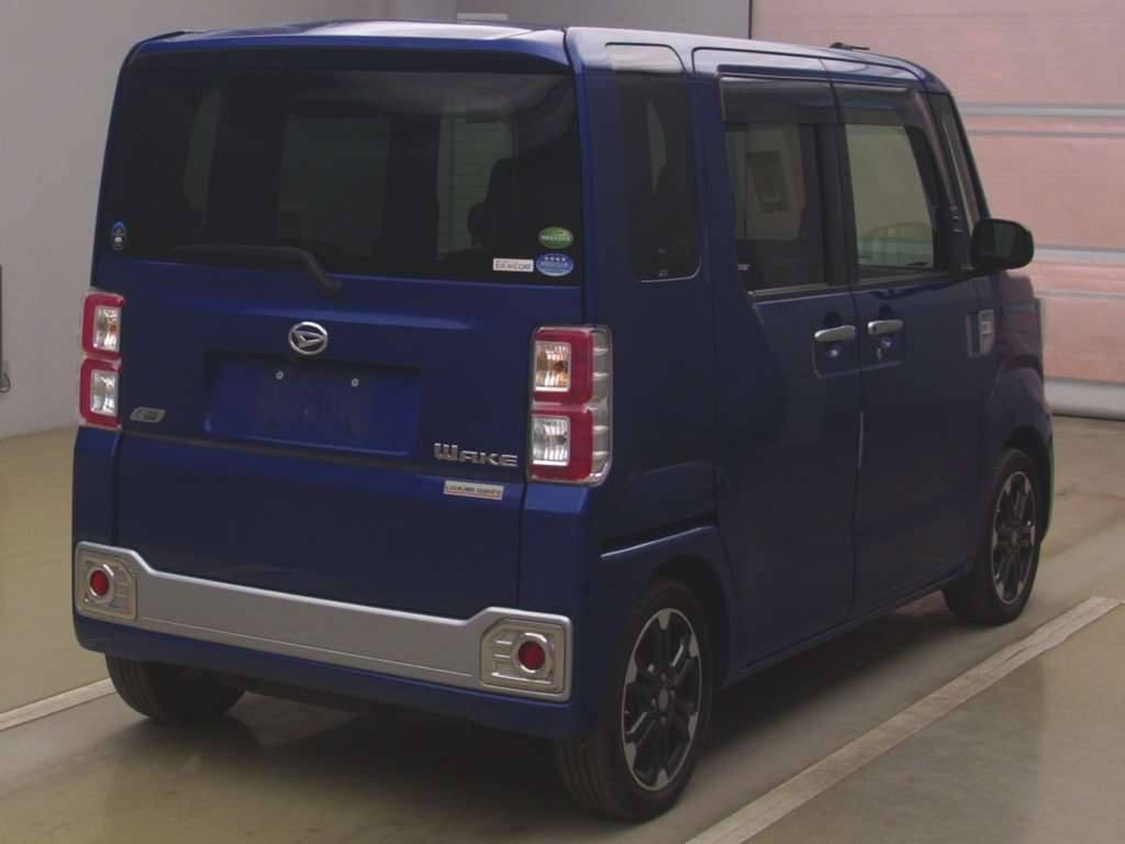 DAIHATSU WAKE