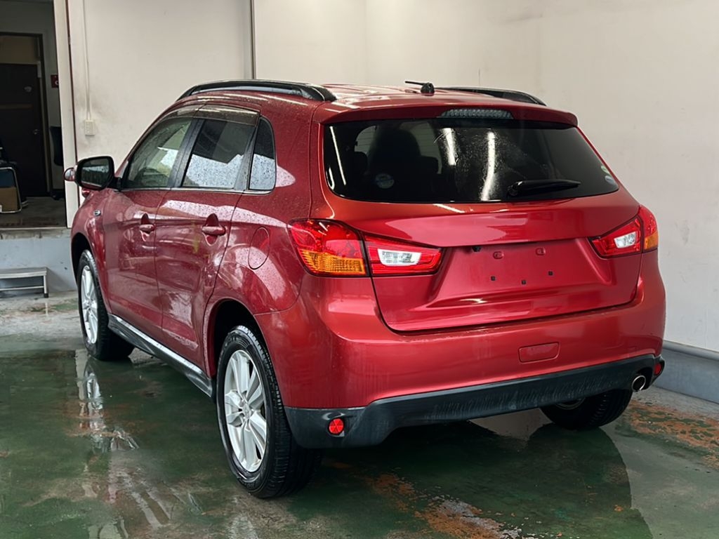 MITSUBISHI RVR