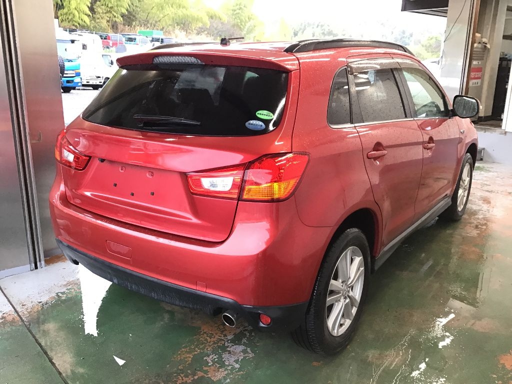 MITSUBISHI RVR