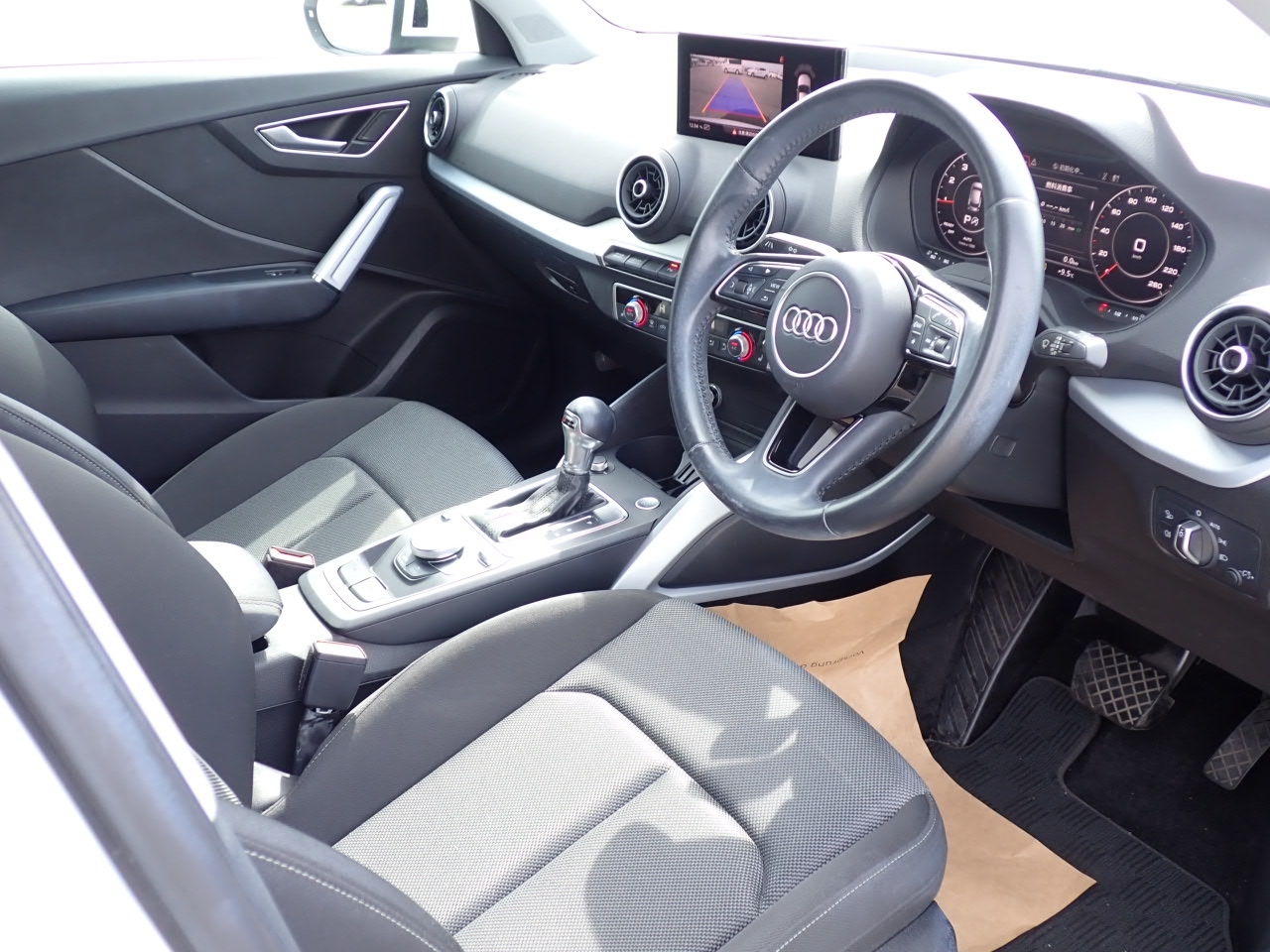 AUDI Q2