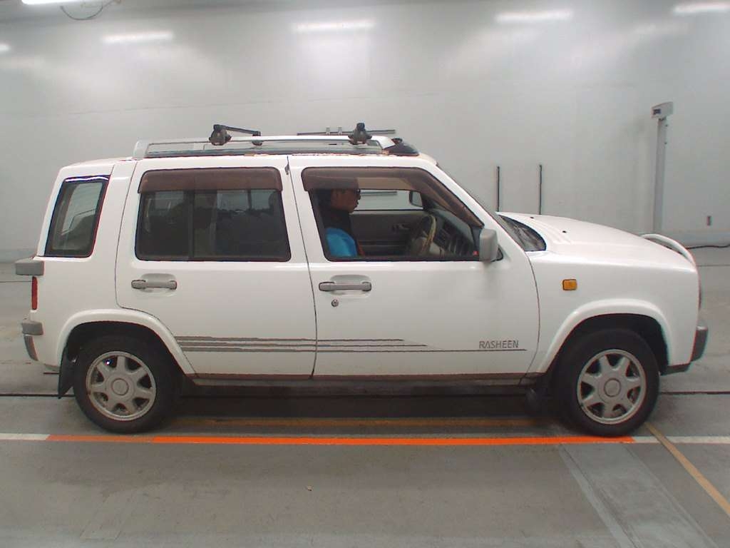 NISSAN RASHEEN