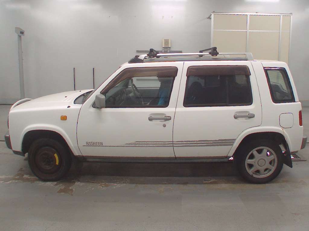 NISSAN RASHEEN