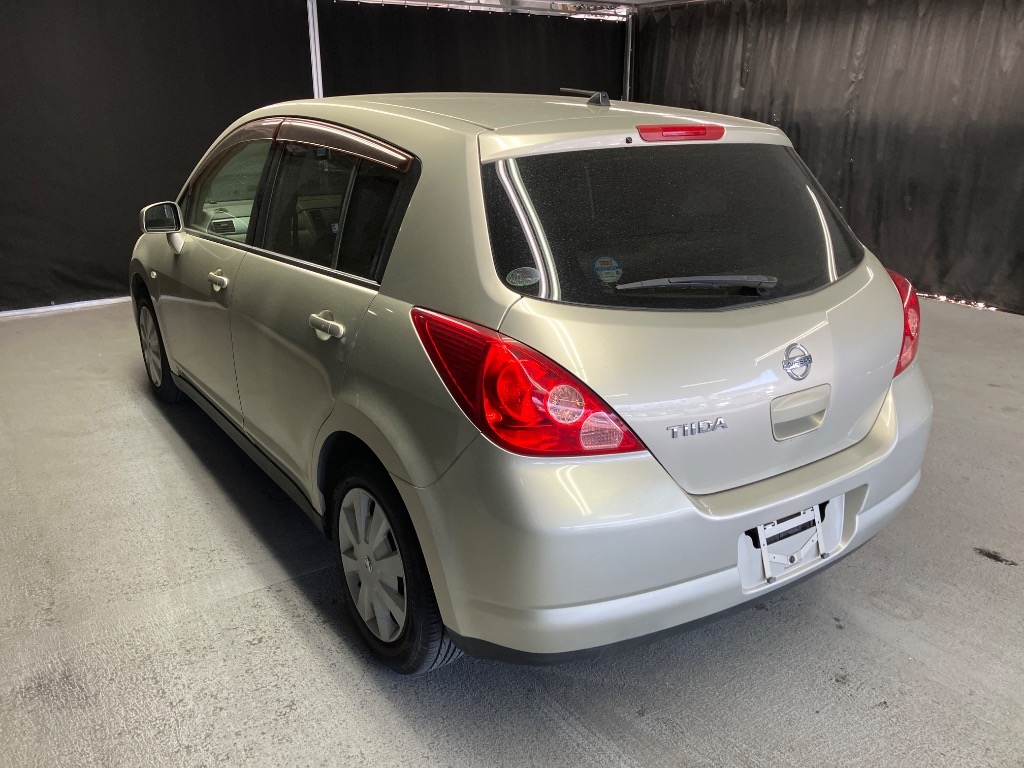 NISSAN TIIDA