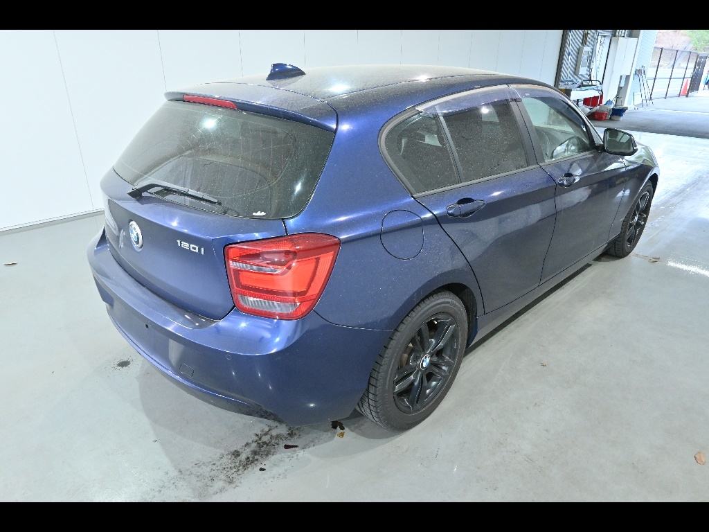 BMW 1-SERIES