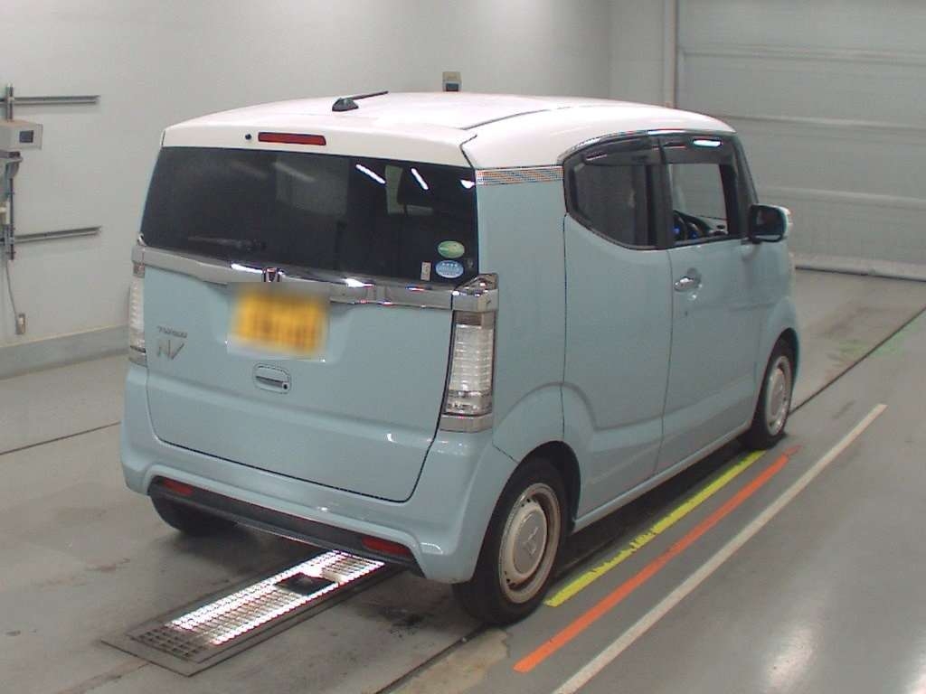 HONDA N-BOX SLASH