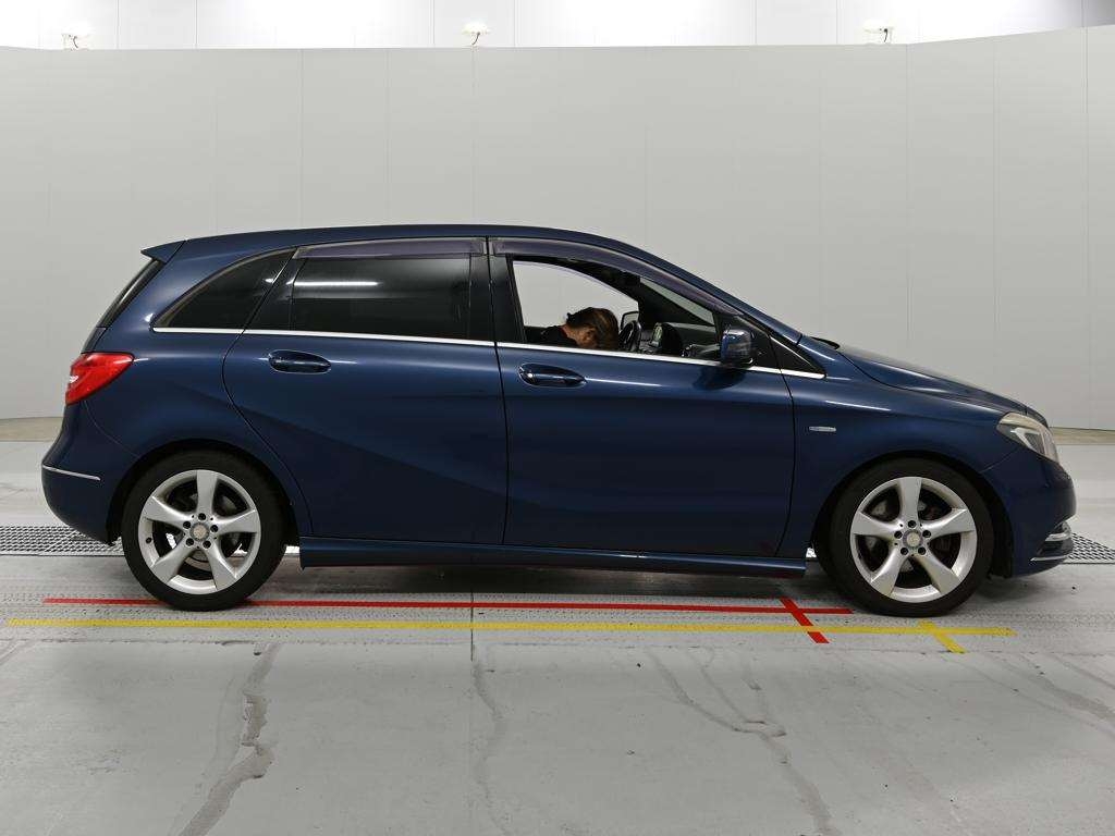 MERCEDES-BENZ B-CLASS