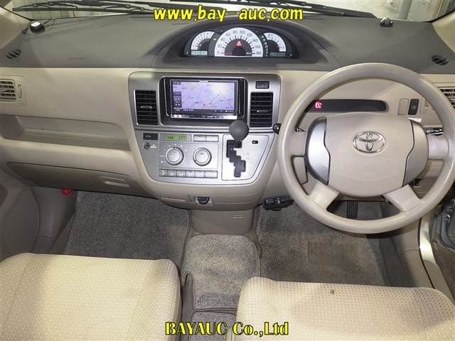 TOYOTA RAUM