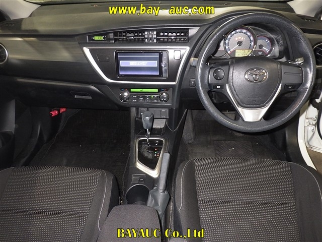 TOYOTA AURIS