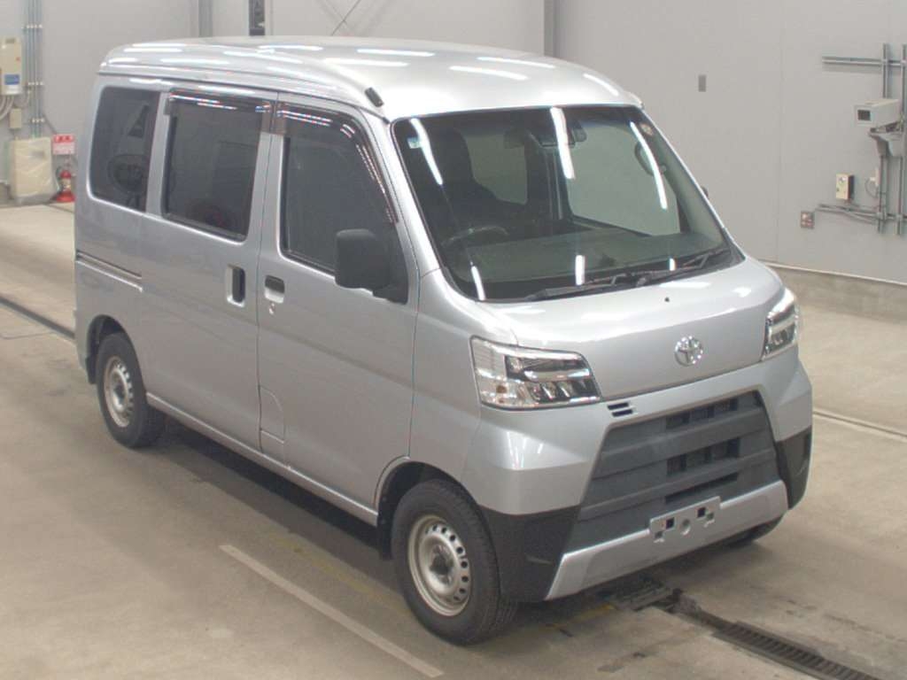 TOYOTA PIXIS VAN
