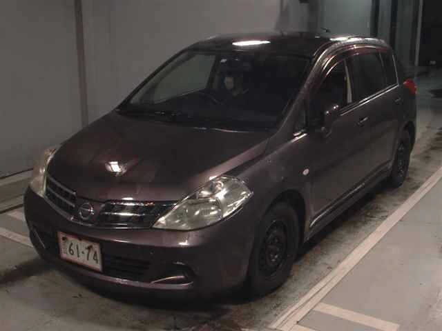 NISSAN TIIDA