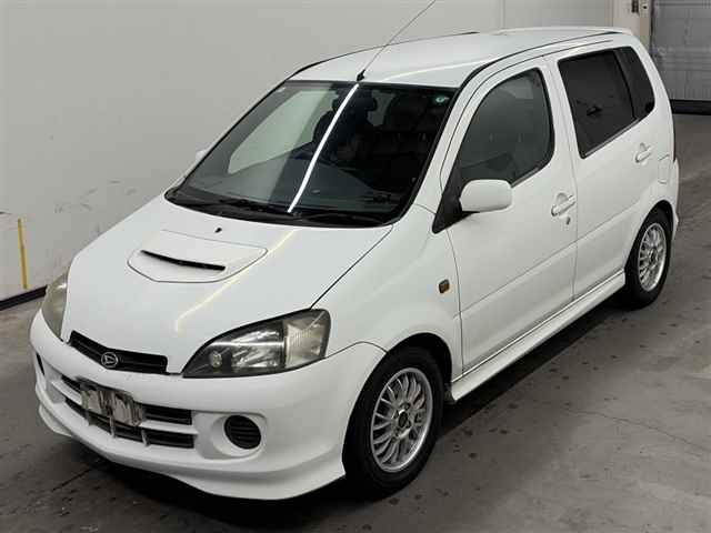 DAIHATSU YRV