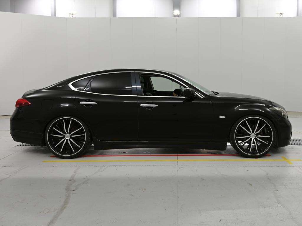 NISSAN FUGA