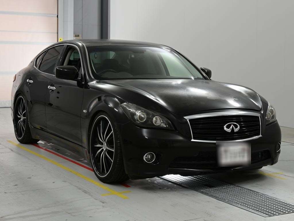 NISSAN FUGA