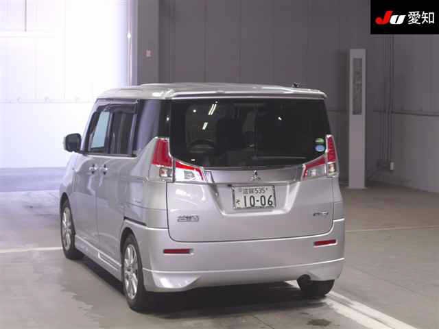 MITSUBISHI DELICA D:2