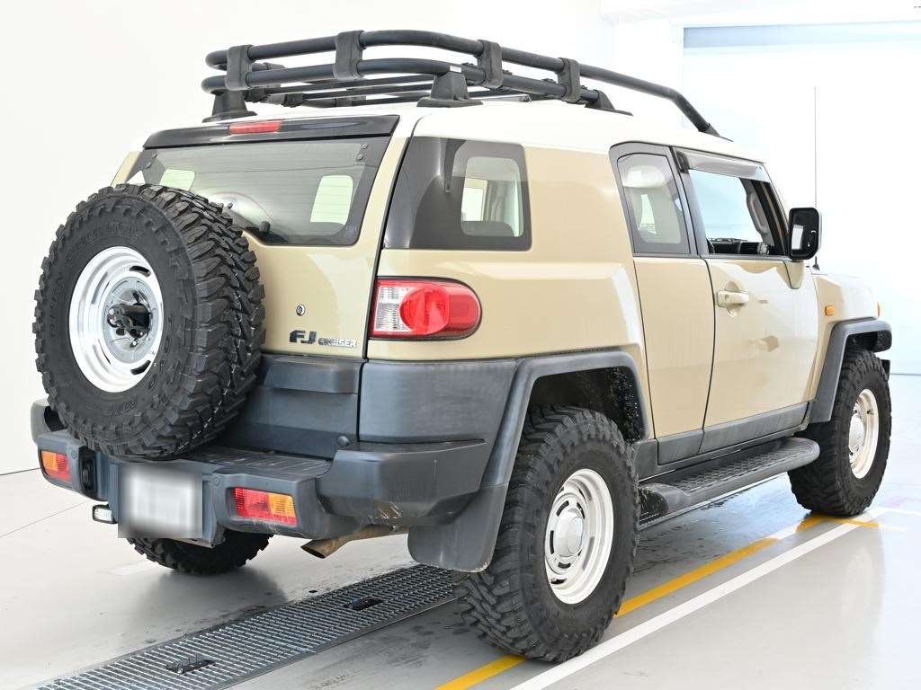 TOYOTA FJ CRUISER