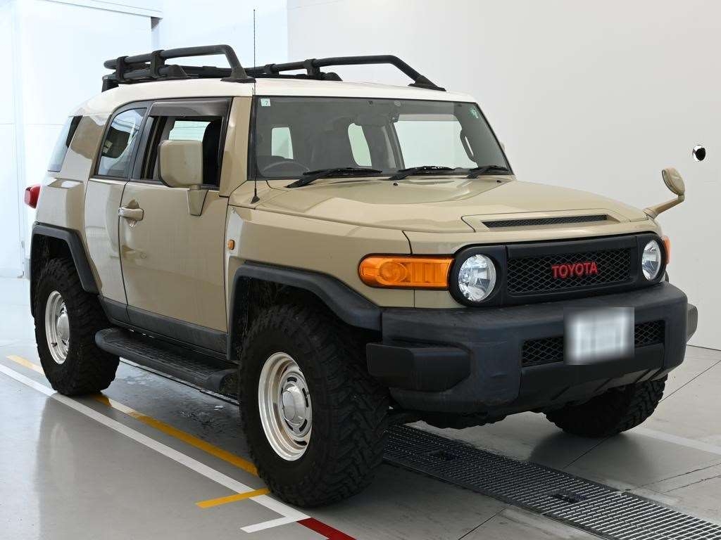 TOYOTA FJ CRUISER