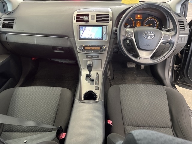 TOYOTA AVENSIS