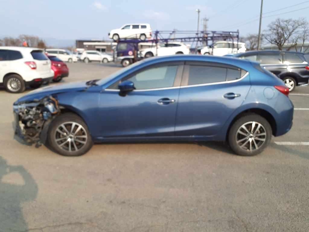 MAZDA AXELA