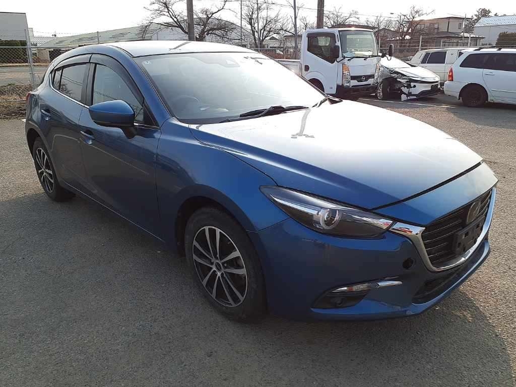 MAZDA AXELA