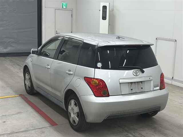 TOYOTA IST