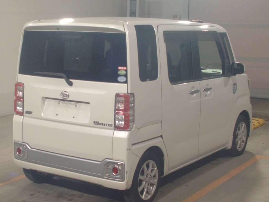 DAIHATSU WAKE
