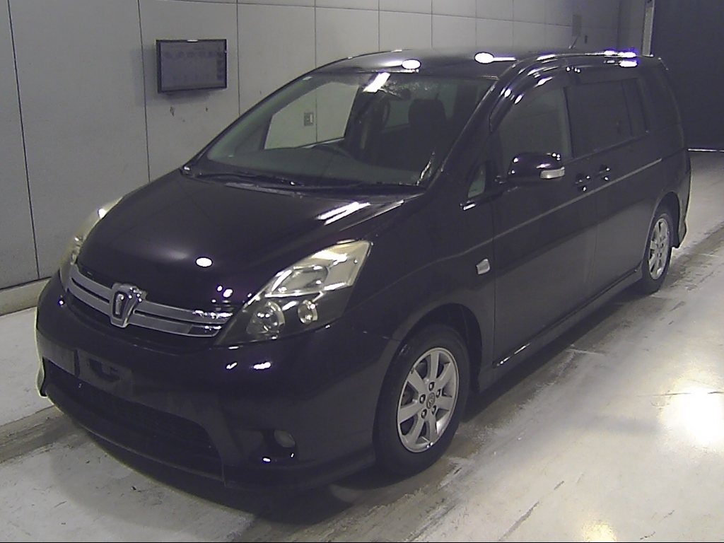 TOYOTA ISIS