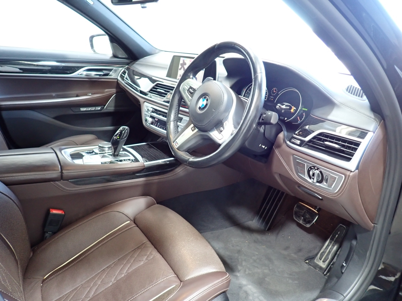BMW 7-SERIES